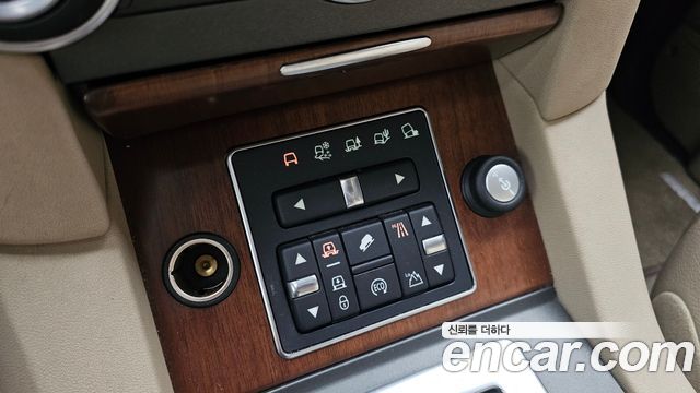 Land Rover Discovery 4 3.0 SDV6 SE 2016 — фото 23