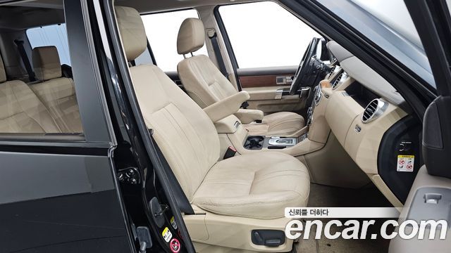 Land Rover Discovery 4 3.0 SDV6 SE 2016 — фото 31