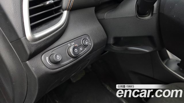 Chevrolet Trax 1.4 LS 2019 — фото 18