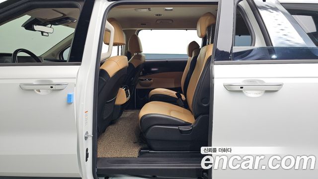 Kia Carnival (IV) Gasoline 9-Seater Signature 2021 — фото 15