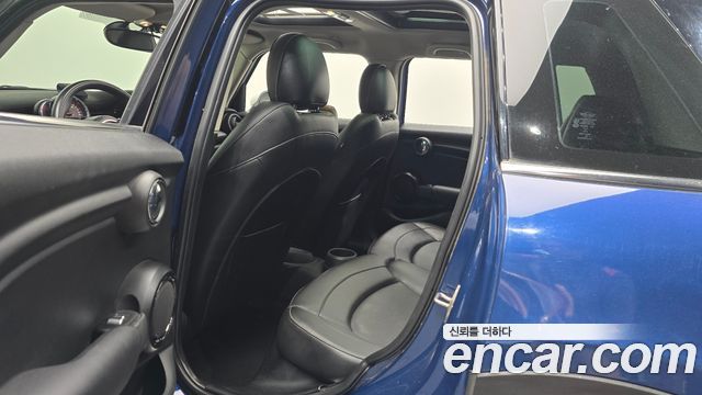 MINI Cooper D 5Door Mid 3rd 2015 — фото 11