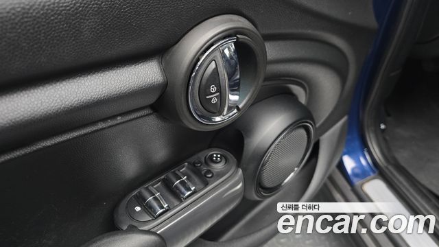 MINI Cooper D 5Door Mid 3rd 2015 — фото 15