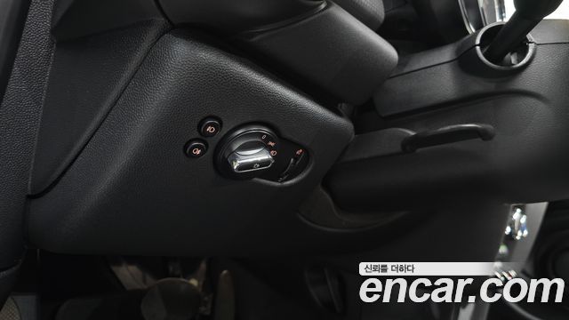 MINI Cooper D 5Door Mid 3rd 2015 — фото 16