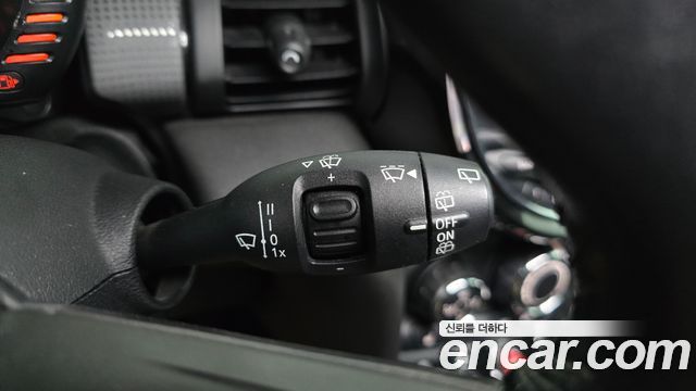 MINI Cooper D 5Door Mid 3rd 2015 — фото 28