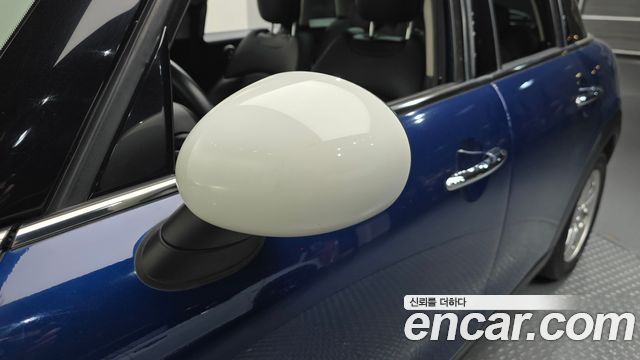 MINI Cooper D 5Door Mid 3rd 2015 — фото 30