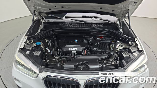 BMW X1 (F48) xDrive 20d 2016 — фото 6