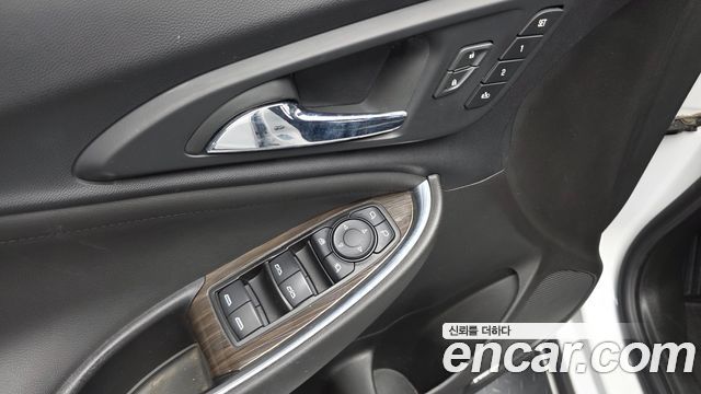 Chevrolet Malibu 2.0 Turbo Premier Special 2019 — фото 29