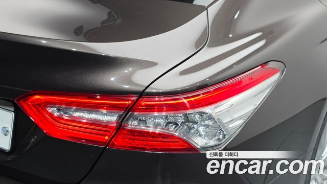 Toyota Camry (XV70) 2.5 2019 — фото 23
