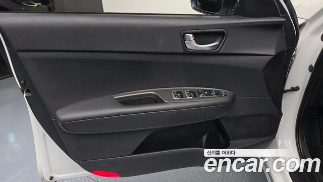 Kia K5 (II) 2.0 Prestige 2020 — фото 24