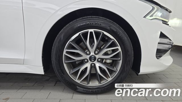Kia K5 (III) 2.0 LPI Prestige 2021 — фото 27