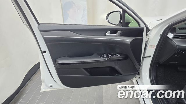 Kia K5 (III) 2.0 LPI Prestige 2021 — фото 30