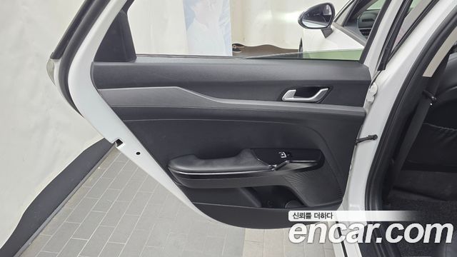 Kia K5 (III) 2.0 LPI Prestige 2021 — фото 31