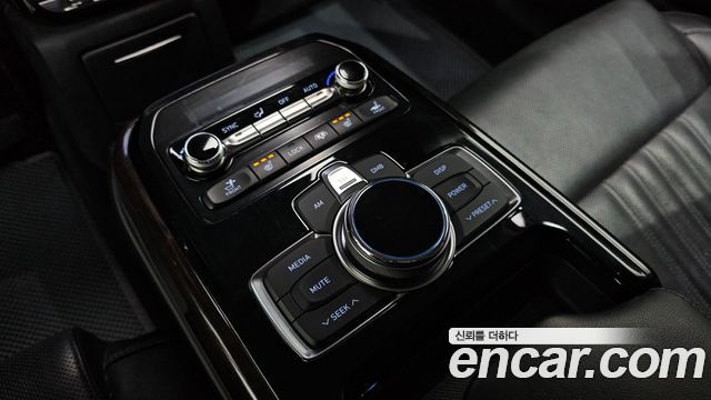 Genesis EQ900 3.8 GDI AWD Luxury 2018 — фото 28