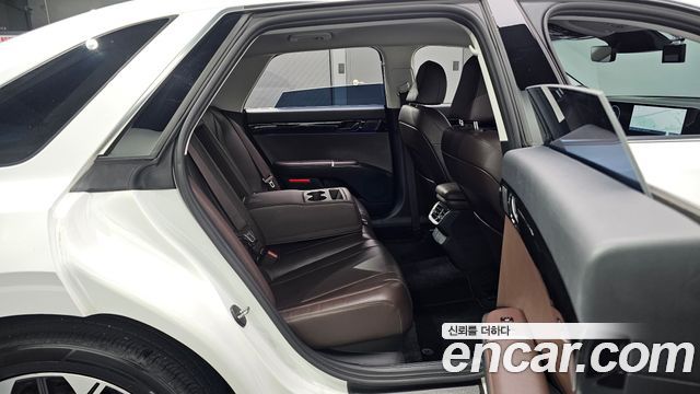 Hyundai Grandeur (GN7) 2,5 Gasoline 2WD Exclusive 2023 — фото 11