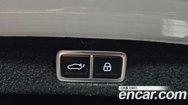 Hyundai Grandeur (GN7) 2,5 Gasoline 2WD Exclusive 2023 — фото 27