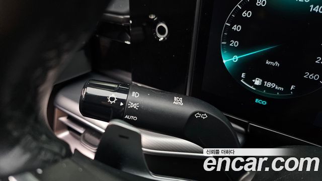 Hyundai Grandeur (GN7) 2,5 Gasoline 2WD Exclusive 2023 — фото 32