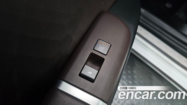Hyundai Grandeur (GN7) 2,5 Gasoline 2WD Exclusive 2023 — фото 37