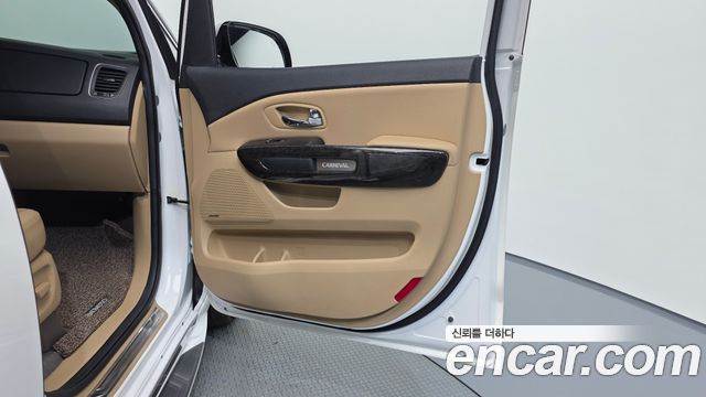 Kia Carnival Gasoline 7-Seater Hi-Limousine President 2019 — фото 25