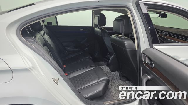 Volkswagen Passat GT (B8) 2.0 TDI 4Motion Prestige 2018 — фото 12