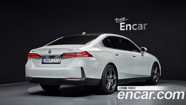 BMW 5 Series (G60) 530i xDrive 2024 — фото 2