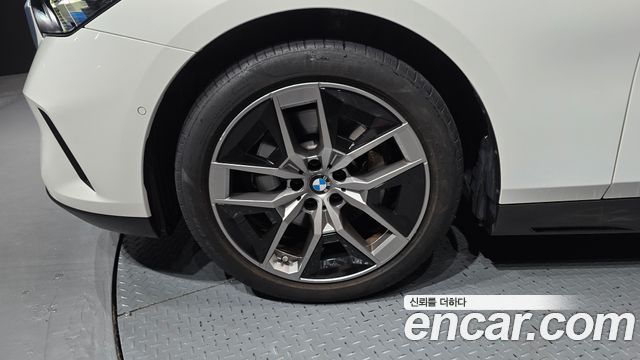 BMW 5 Series (G60) 530i xDrive 2024 — фото 5