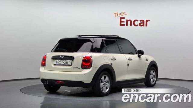 MINI Cooper D 5Door HIGH 3rd 2017 — фото 2