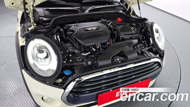 MINI Cooper D 5Door HIGH 3rd 2017 — фото 6