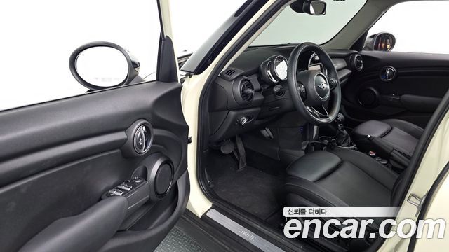 MINI Cooper D 5Door HIGH 3rd 2017 — фото 10