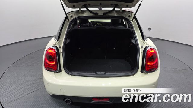 MINI Cooper D 5Door HIGH 3rd 2017 — фото 20