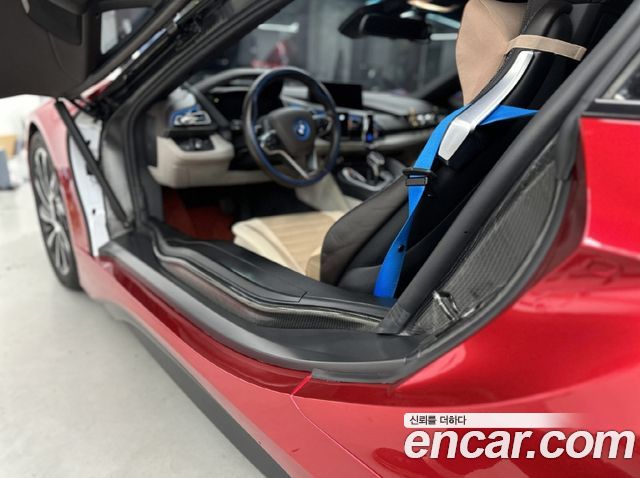 BMW i8 Coupe 2016 — фото 17