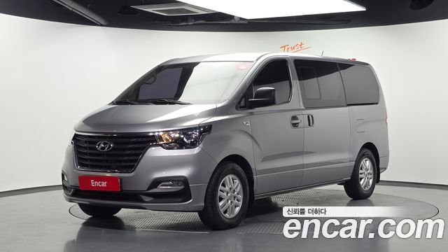 Hyundai Grand Starex Van 5-Seater Modern 2019 — фото 1