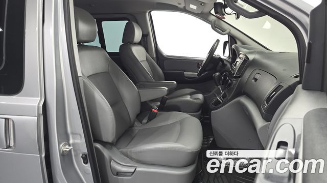 Hyundai Grand Starex Van 5-Seater Modern 2019 — фото 11