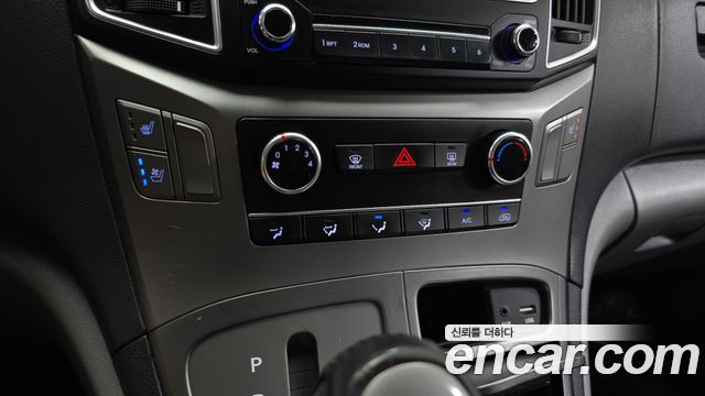 Hyundai Grand Starex Van 5-Seater Modern 2019 — фото 16
