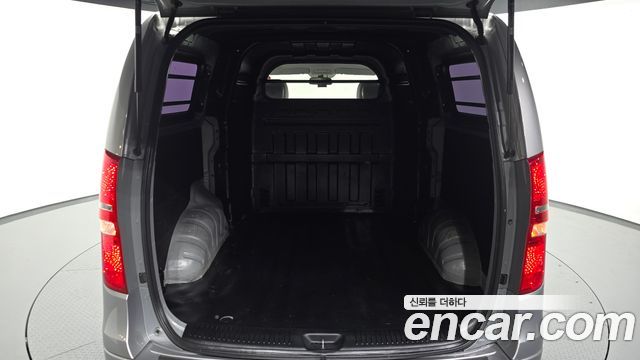 Hyundai Grand Starex Van 5-Seater Modern 2019 — фото 20