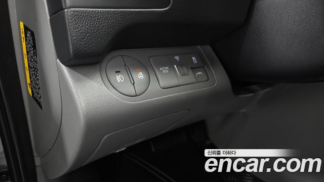 Hyundai Grand Starex Van 5-Seater Modern 2019 — фото 30