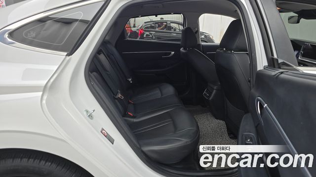 Hyundai Sonata Hybrid (DN8) Premium Family 2020 — фото 11
