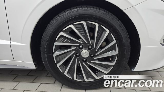 Hyundai Sonata Hybrid (DN8) Premium Family 2020 — фото 21