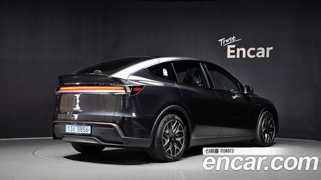 Tesla Model Y L Long Range AWD 2026 — фото 2