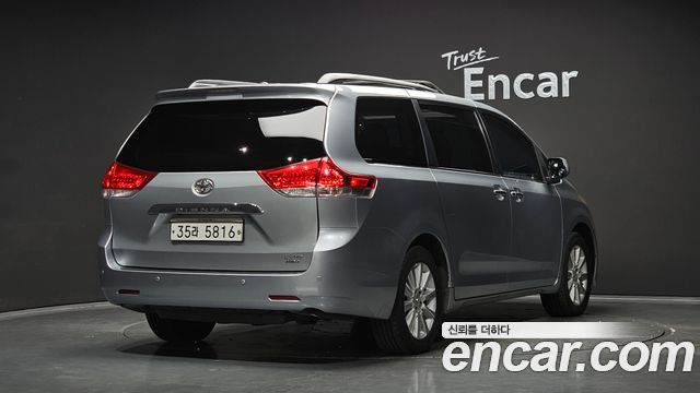 Toyota Sienna 3.5 AWD 2014 — фото 2