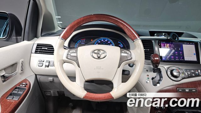 Toyota Sienna 3.5 AWD 2014 — фото 13