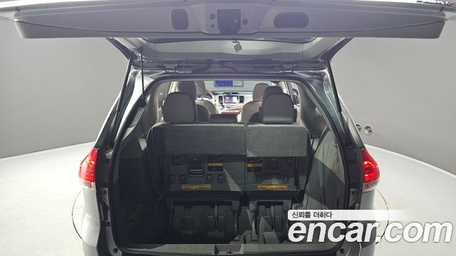 Toyota Sienna 3.5 AWD 2014 — фото 20