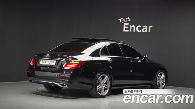 Mercedes-Benz E-Class (W213) E300 AMG Line 2017 — фото 2