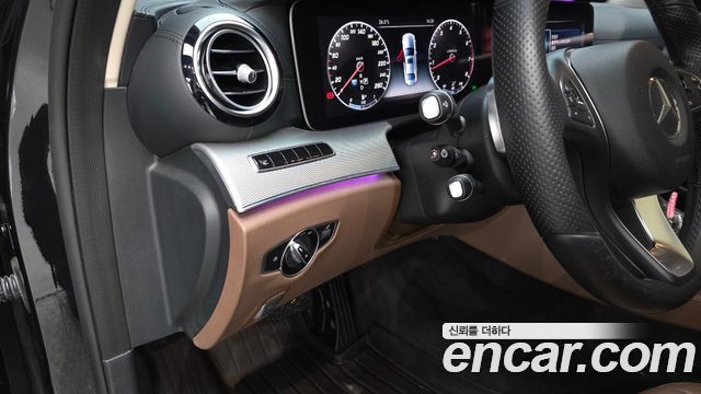 Mercedes-Benz E-Class (W213) E300 AMG Line 2017 — фото 17