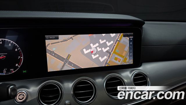 Mercedes-Benz E-Class (W213) E300 AMG Line 2017 — фото 19