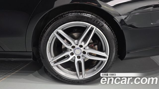 Mercedes-Benz E-Class (W213) E300 AMG Line 2017 — фото 27
