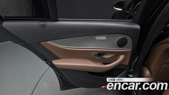 Mercedes-Benz E-Class (W213) E300 AMG Line 2017 — фото 31