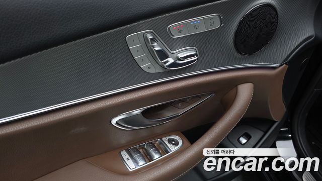 Mercedes-Benz E-Class (W213) E300 AMG Line 2017 — фото 38