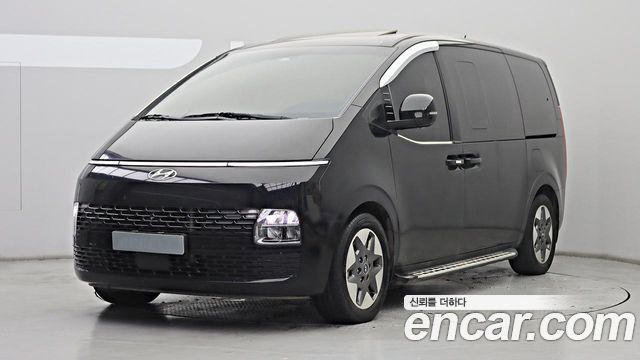 Hyundai Staria Tourer 9-Seater Modern
