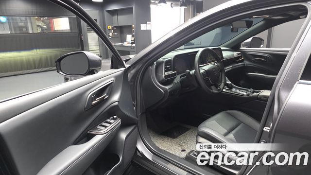 Toyota Crown Crossover 2.5 4WD Hybrid 2024 — фото 10
