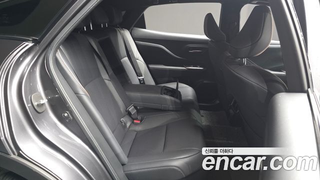 Toyota Crown Crossover 2.5 4WD Hybrid 2024 — фото 12